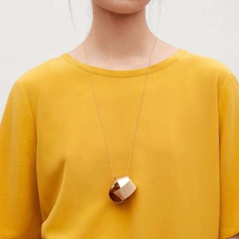 COS Abstract Pendant Necklace in Gold - Picture 4 of 4